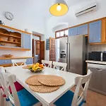 Villa Lindos *