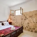Villa Lindos *